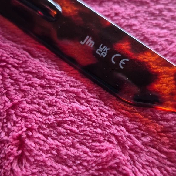 Tortoise Shell Square Reading Glasses - Picture 6 of 7